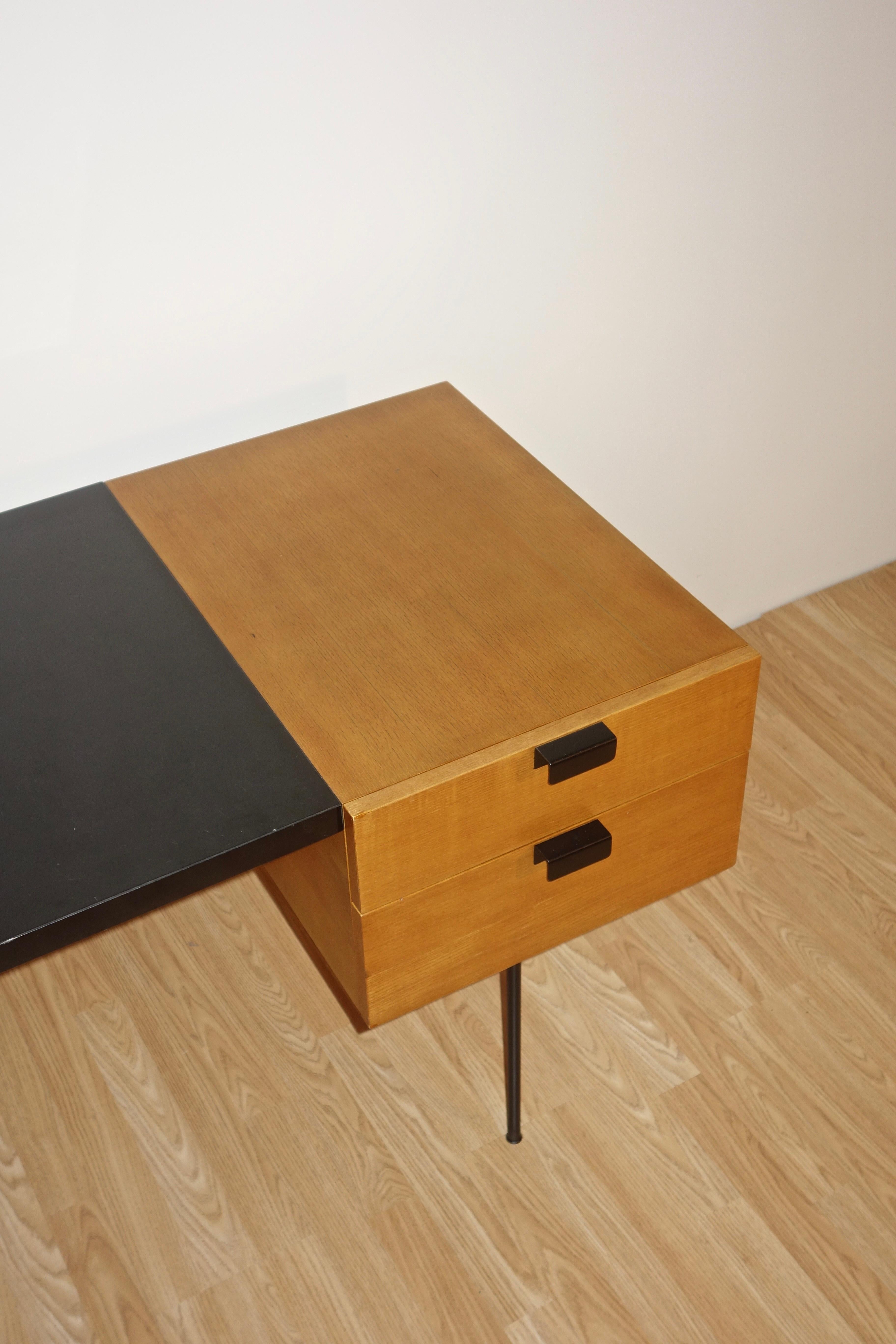 CM141 Desk by Pierre Paulin for Thonet 1st Edition 1954 In Good Condition In VILLEURBANNE, FR