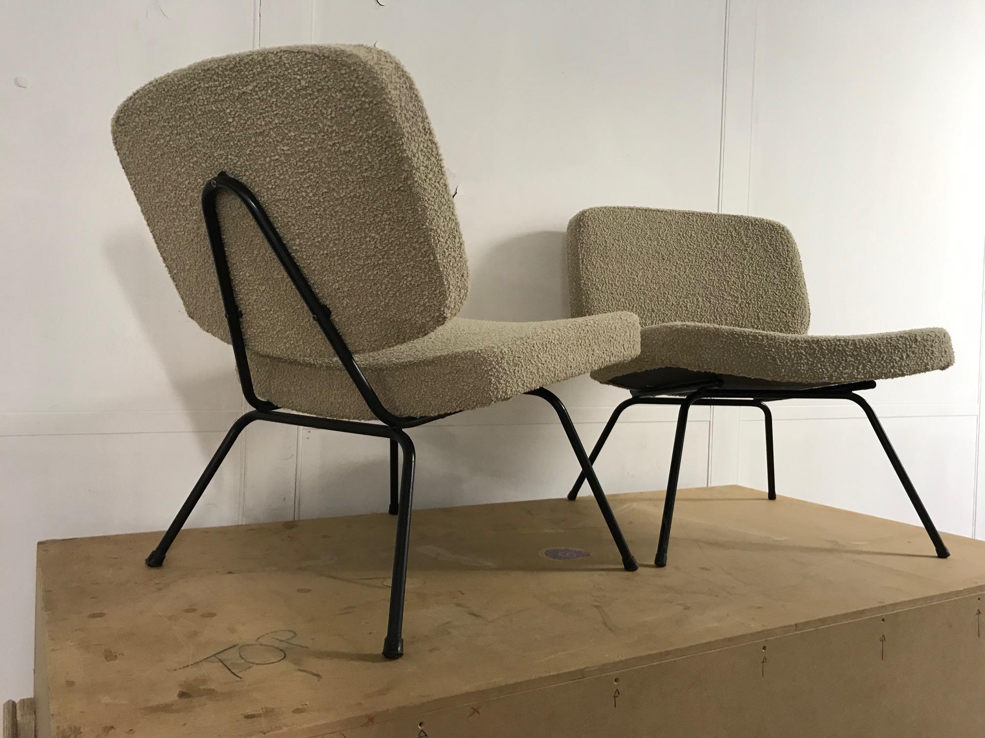CM190 Slipper Chairs by Pierre Paulin im Zustand „Gut“ in Paris, FR