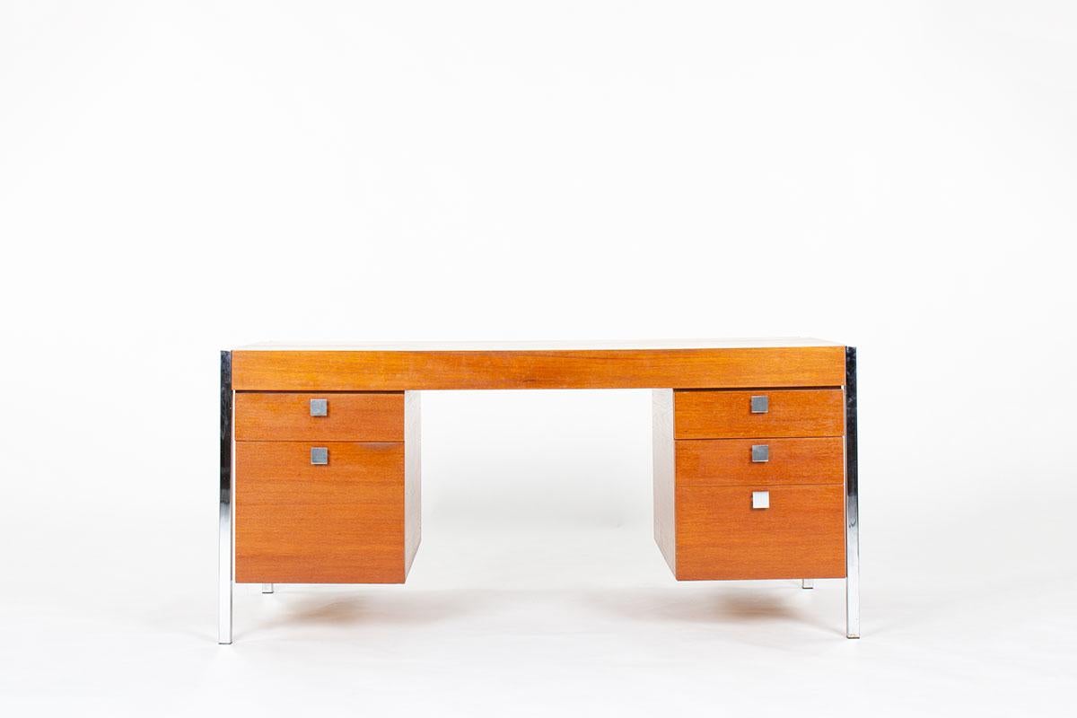 Desk designed by Pierre Paulin and edited by Thonet in the fifties
CM223 model
Structure in chromed aluminum and mahogany
5 drawers in front
Good vintage condition