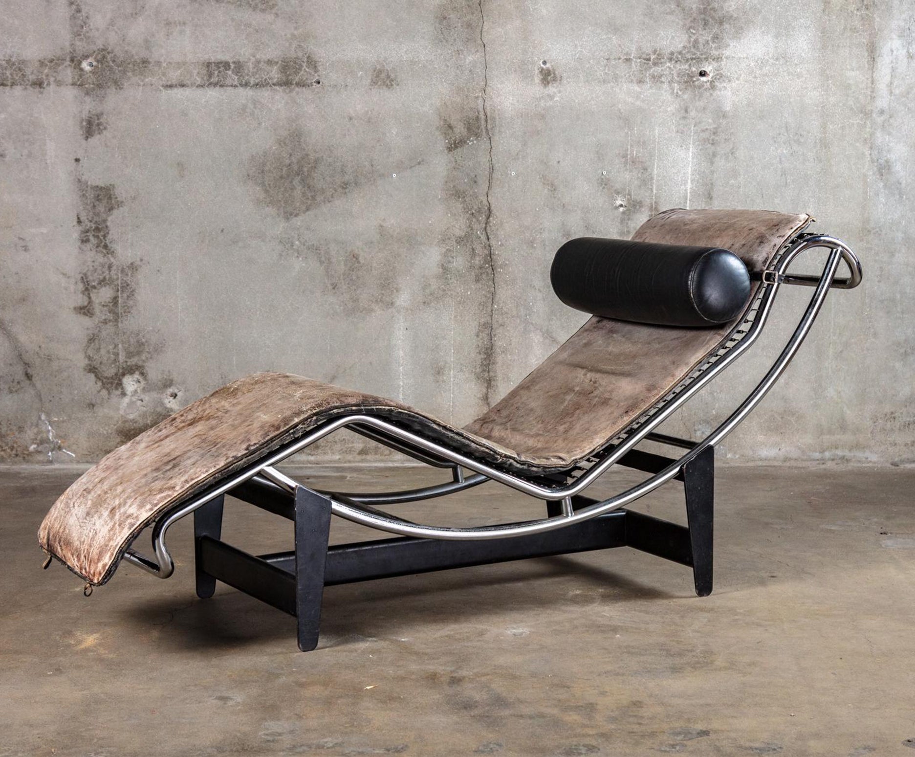 Le Corbusier LC4 Chaise Longue | 1stDibs