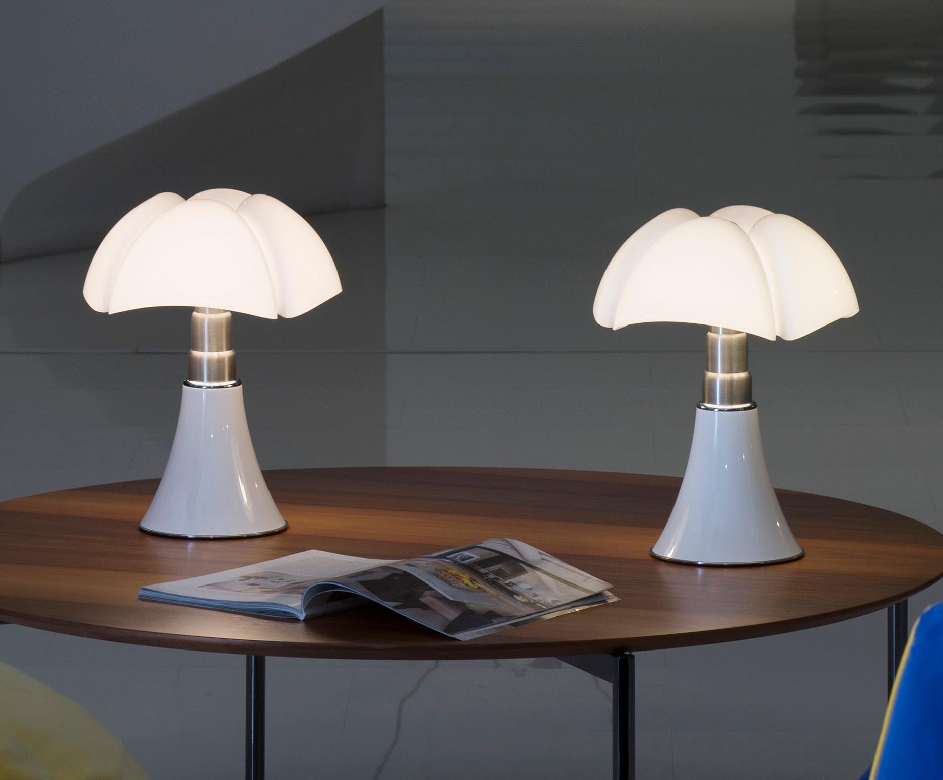 Gae Aulenti Pipistrello Lamp