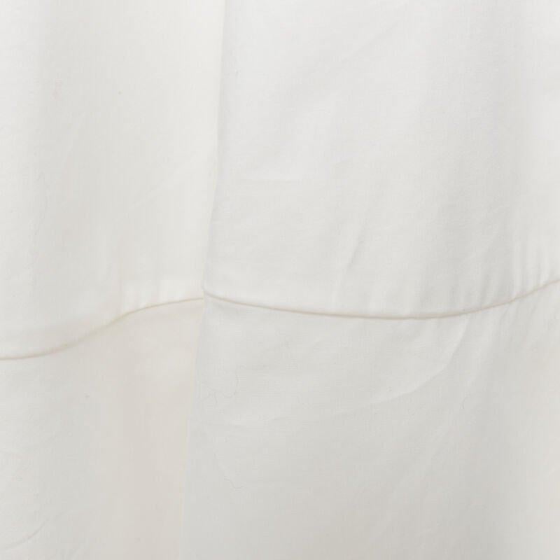 CO. COLLECTION 100% cachemire pull cropped gris top superposé évasé blanc XS en vente 6