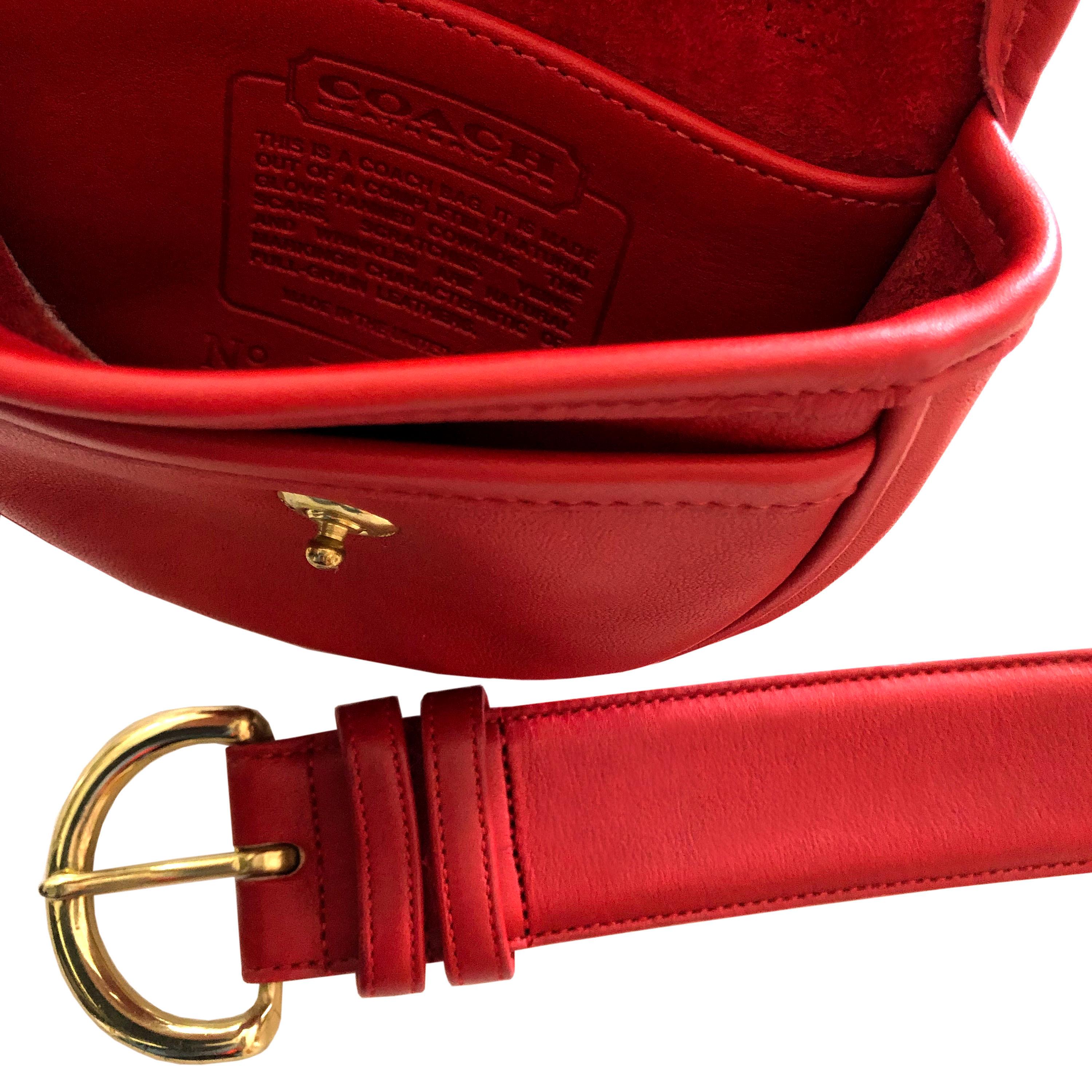 Coach - années 1980 - Ensemble sac et ceinture - Cuir rouge - Porté deux façons  Pour femmes en vente
