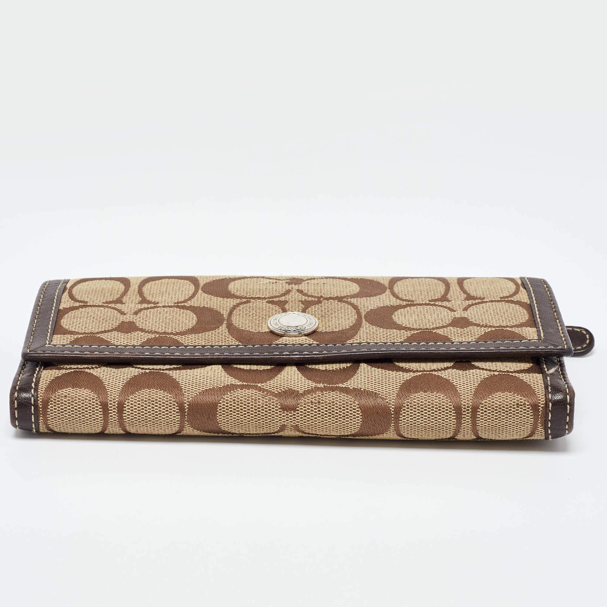 Coach Beige/Brown Signature Canvas and Leather Continental Wallet For Sale 4