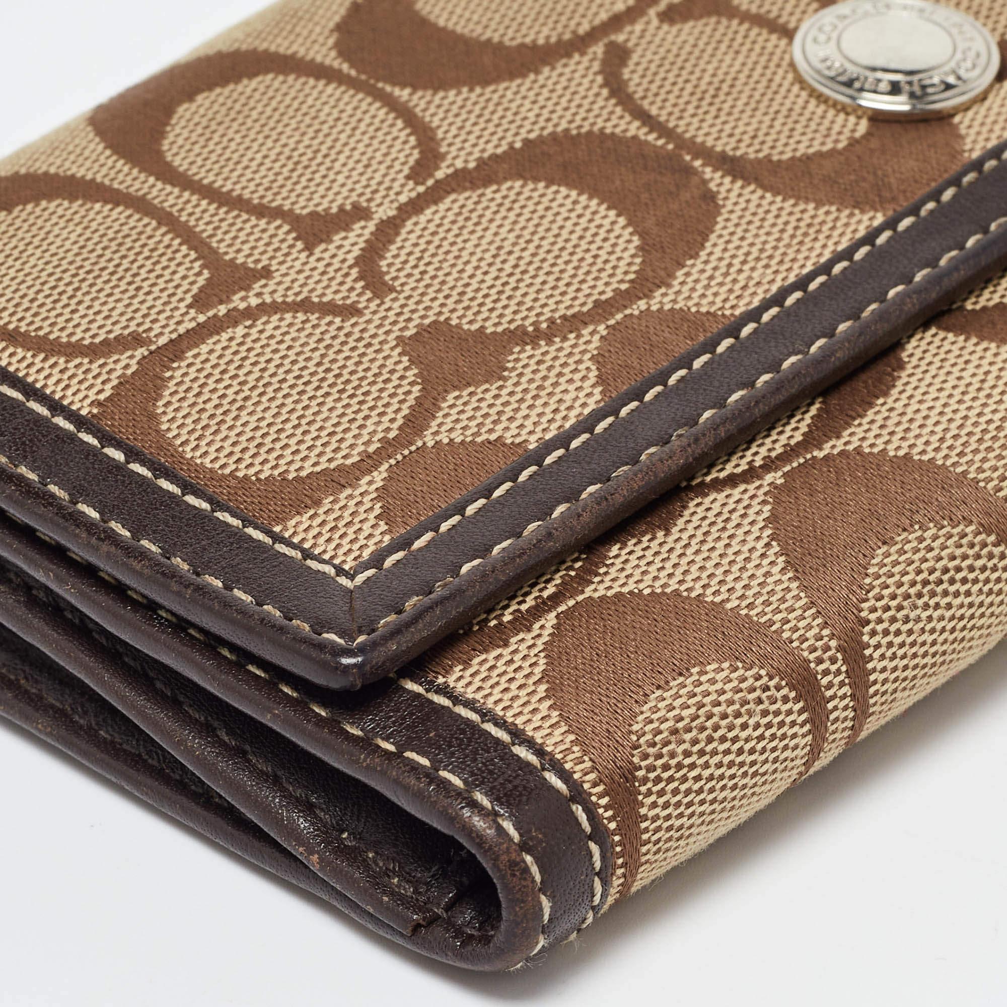 Coach Beige/Brown Signature Canvas and Leather Continental Wallet For Sale 5