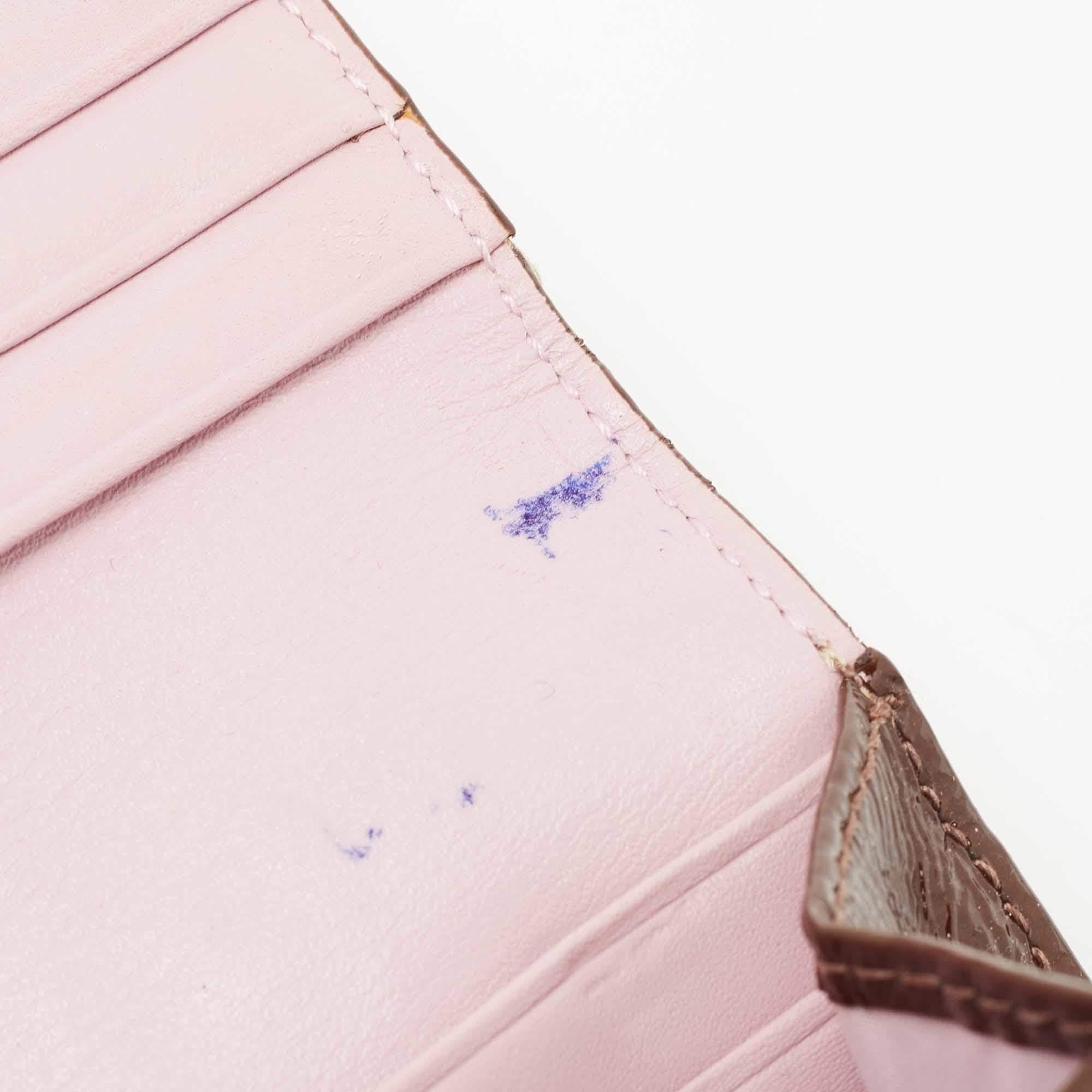 Marron Coach Beige/Brown Signature Canvas and Patent Leather Flap Continental Wallet (Portefeuille continental à rabat en toile et cuir verni) en vente