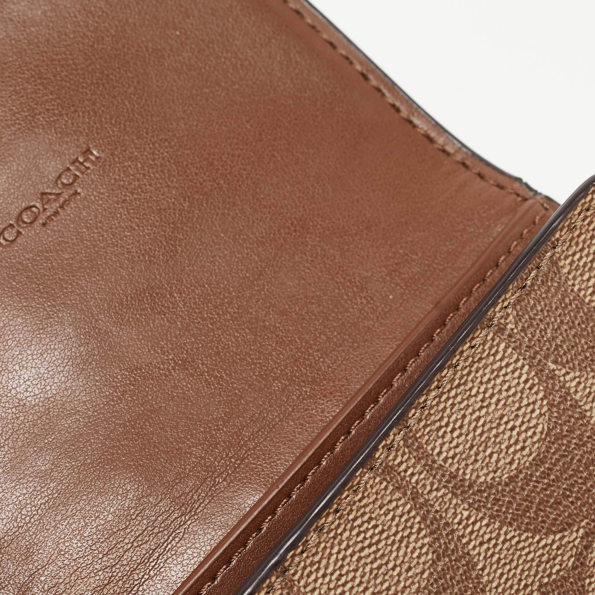 Coach Beige/Brown Signature Coated Canvas and Leather Trifold Wallet In Good Condition In Dubai, Al Qouz 2