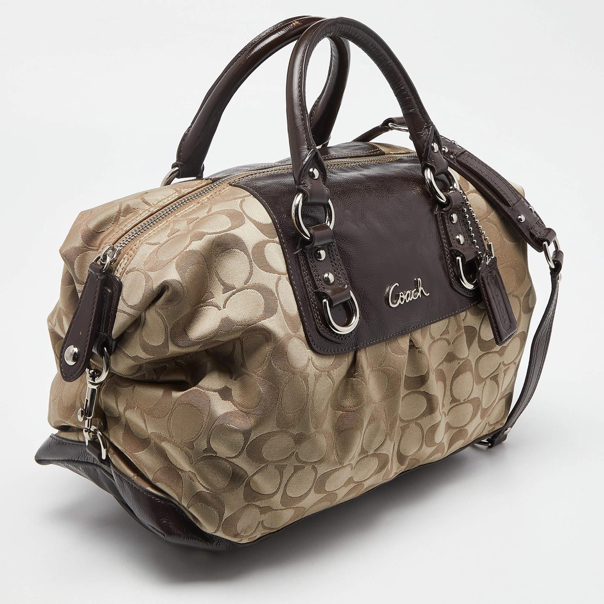 Coach Beige/Brown Signature Fabric and Patent Leather Ashley Bag In Good Condition In Dubai, Al Qouz 2