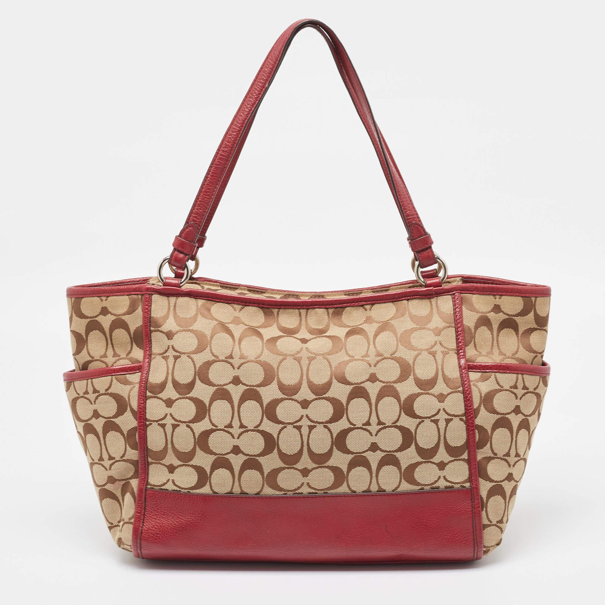 Coach Beige/Burgundy Signature Canvas and Leather Carrie Tote In Good Condition In Dubai, Al Qouz 2