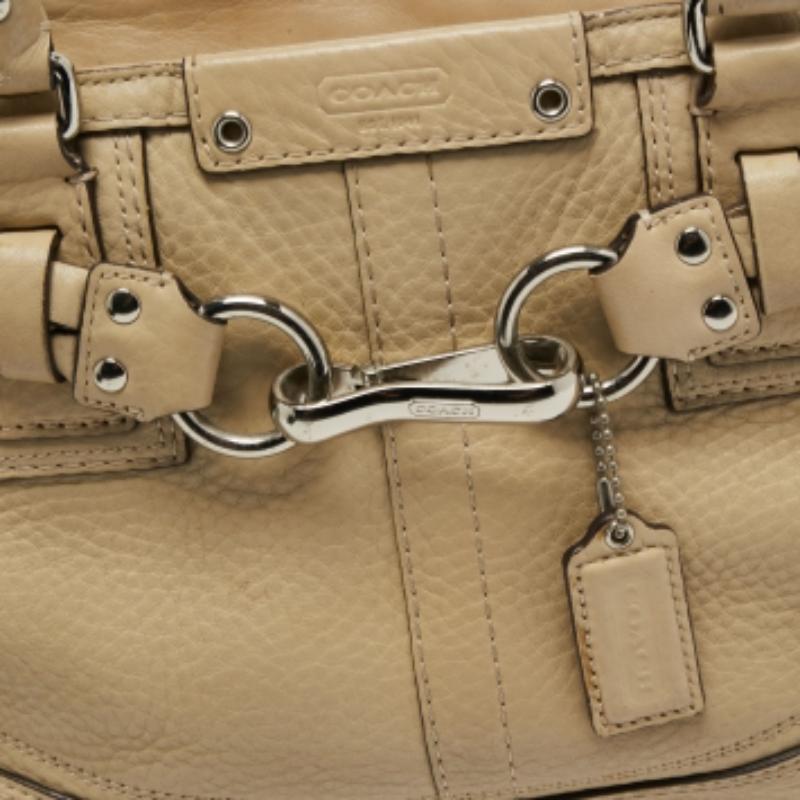 Bolso Hampton Coach de piel granulada beige en venta 4