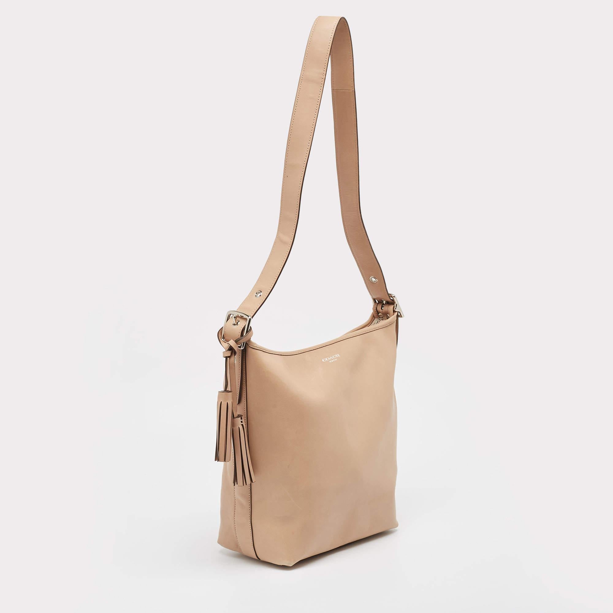 Coach Beige Leather Legacy Tassel Shoulder Bag In Good Condition In Dubai, Al Qouz 2