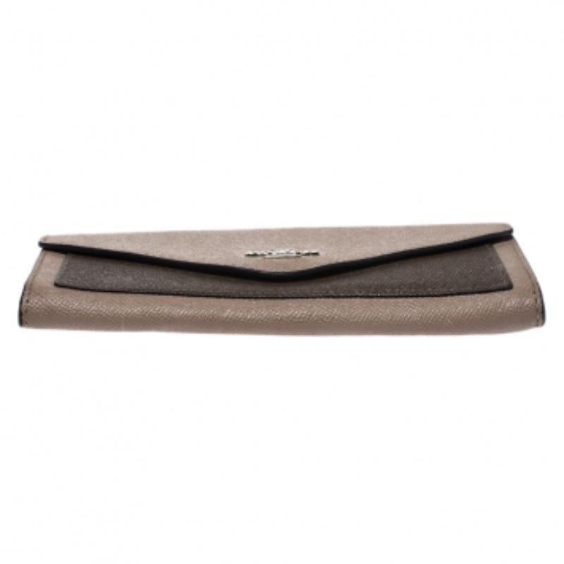 Coach Beige/Olive Green Leather Colorblock Continental Wallet im Angebot 5