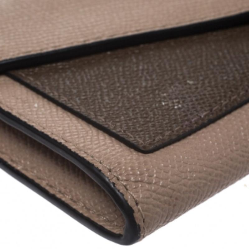 Coach Beige/Olive Green Leather Colorblock Continental Wallet im Angebot 1