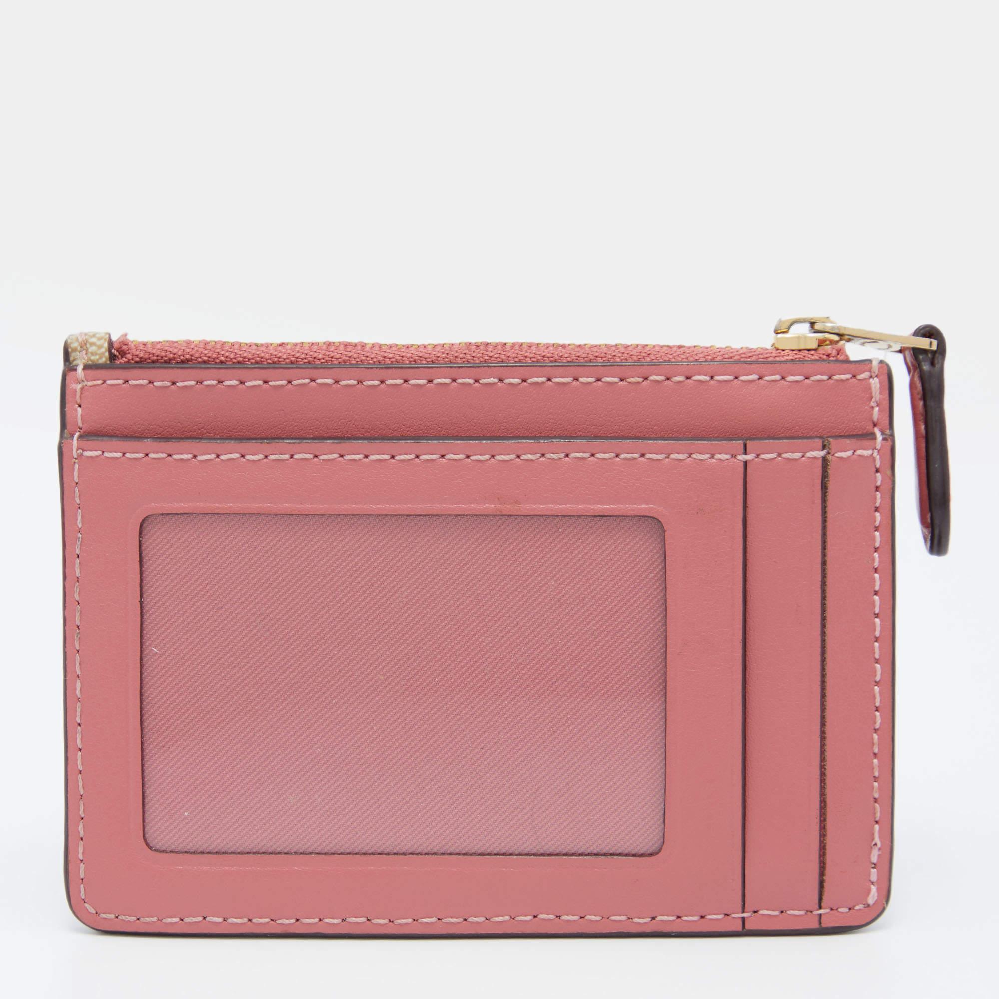 Coach Beige/Pink Signature beschichtetem Segeltuch und Leder Zip-Kartenhalter im Zustand „Gut“ in Dubai, Al Qouz 2