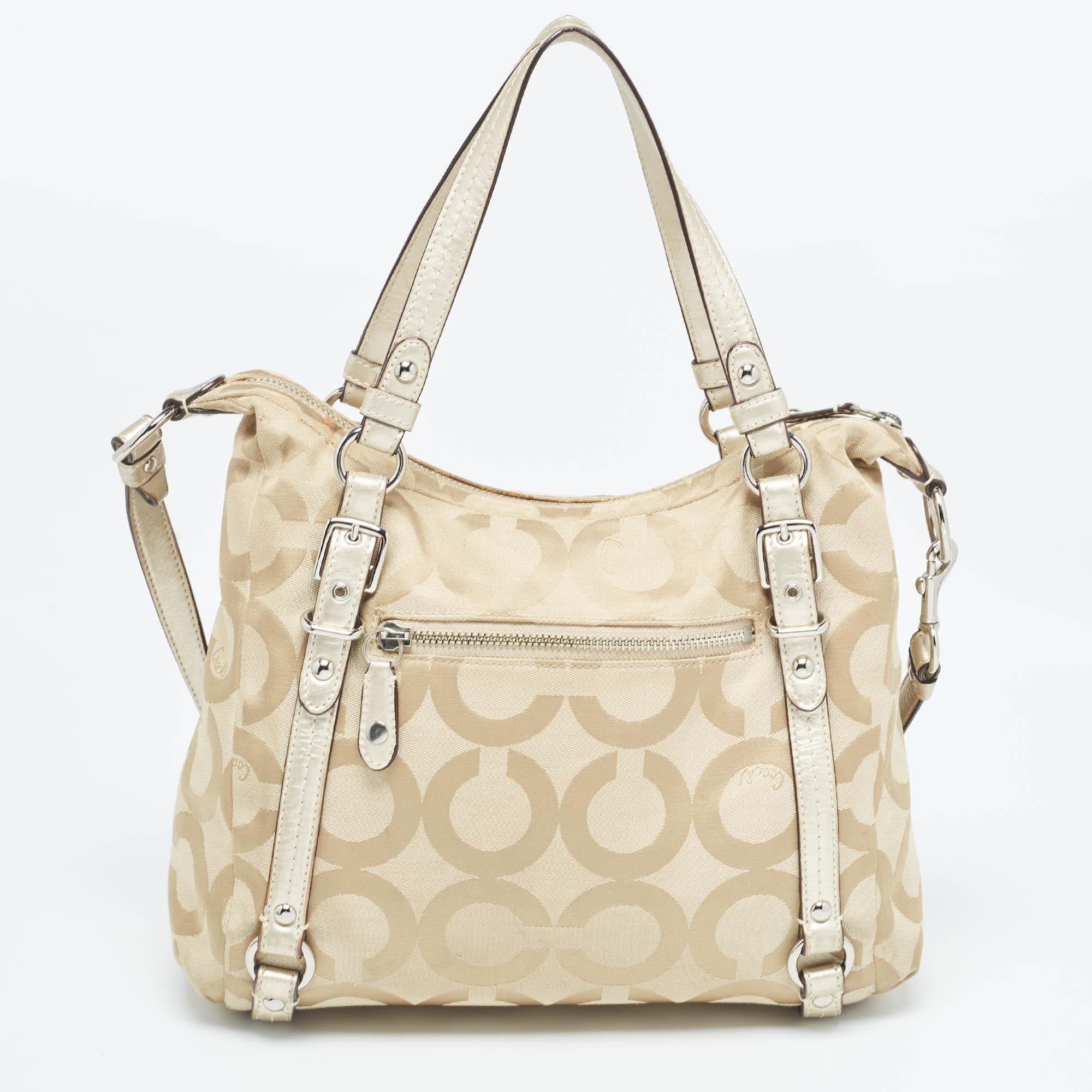 Women's Coach Beige Signature Canvas Shoulder Bag For Sale