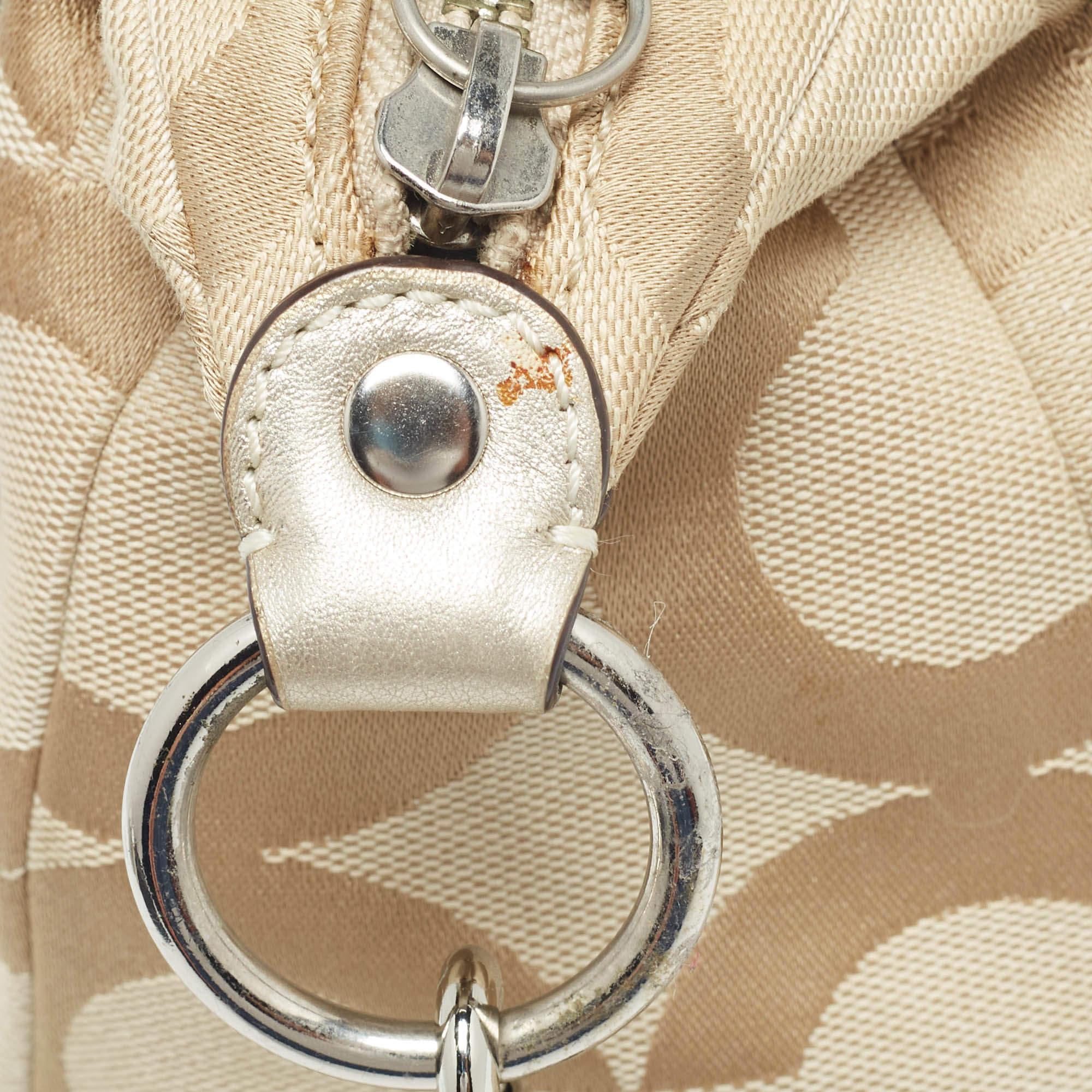 Coach Beige Signature Canvas Shoulder Bag For Sale 5
