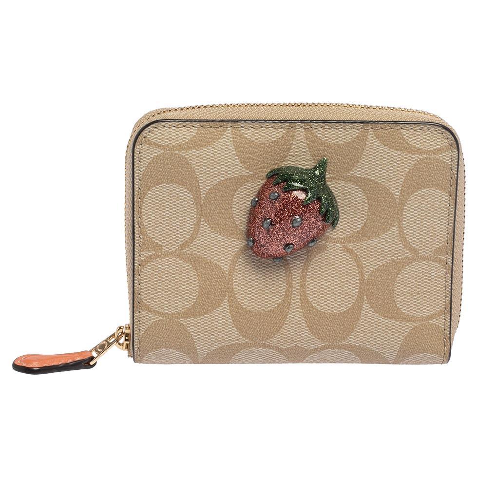 Coach Signature Beige Strawberry Coated Canvas Zip Around Wallet en vente