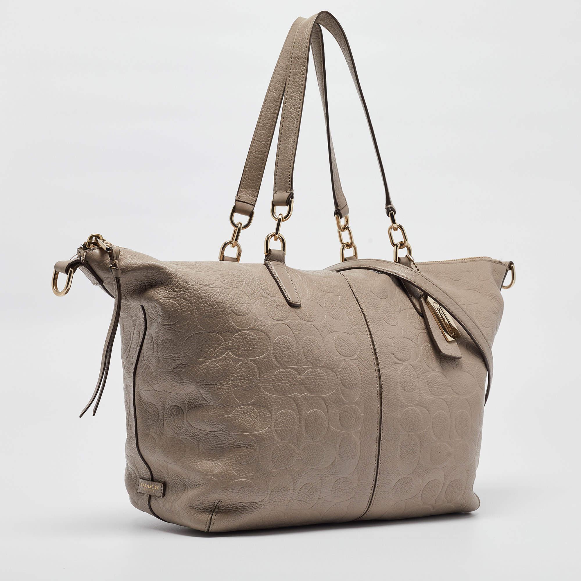 Coach Beige Signature Embossed Leather Bleecker Zip Tote In Good Condition For Sale In Dubai, Al Qouz 2