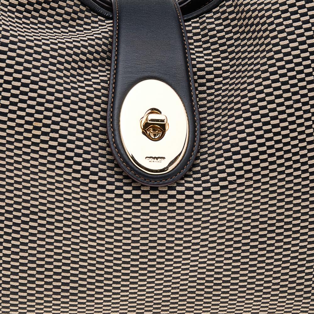 Coach Black/Beige Leather And Fabric Carlyle Madison Shoulder Bag In Good Condition In Dubai, Al Qouz 2
