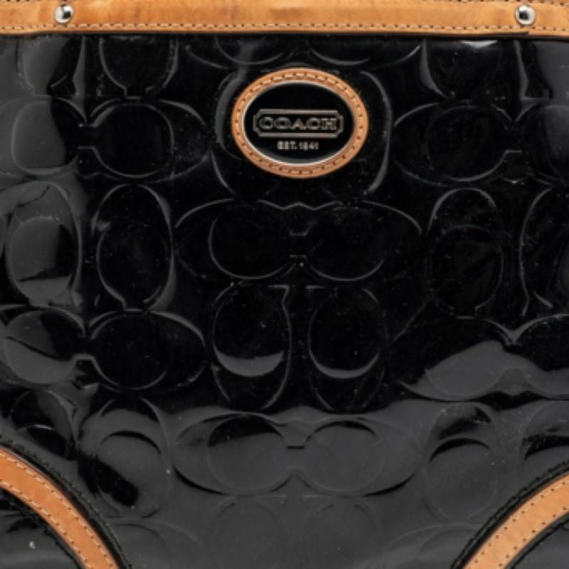 Coach Schwarz/Beige Lackleder Peyton Tote im Zustand „Gut“ in Dubai, Al Qouz 2