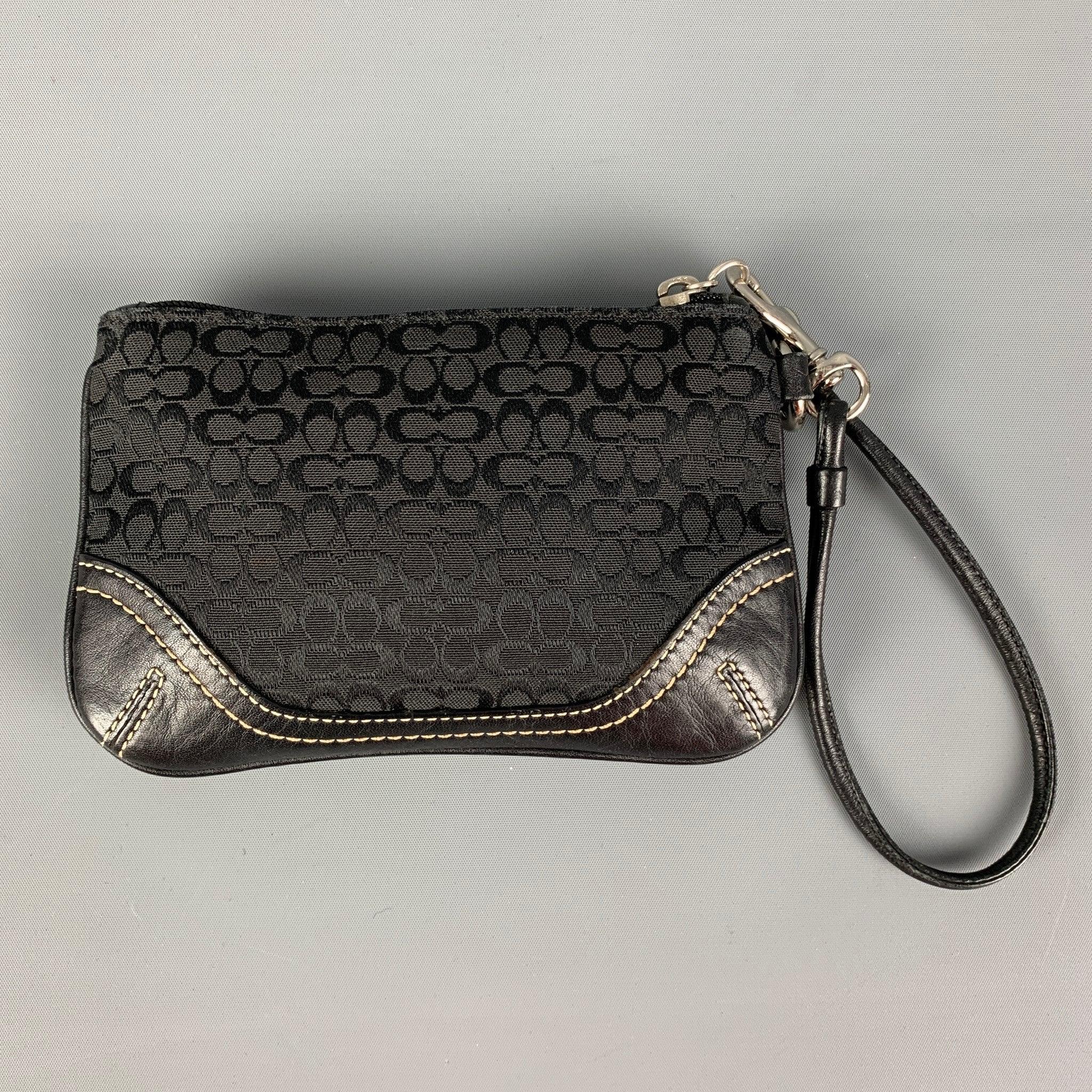 COACH Black Contrast Stitch Nylon Leather Wristlet In Good Condition For Sale In San Francisco, CA