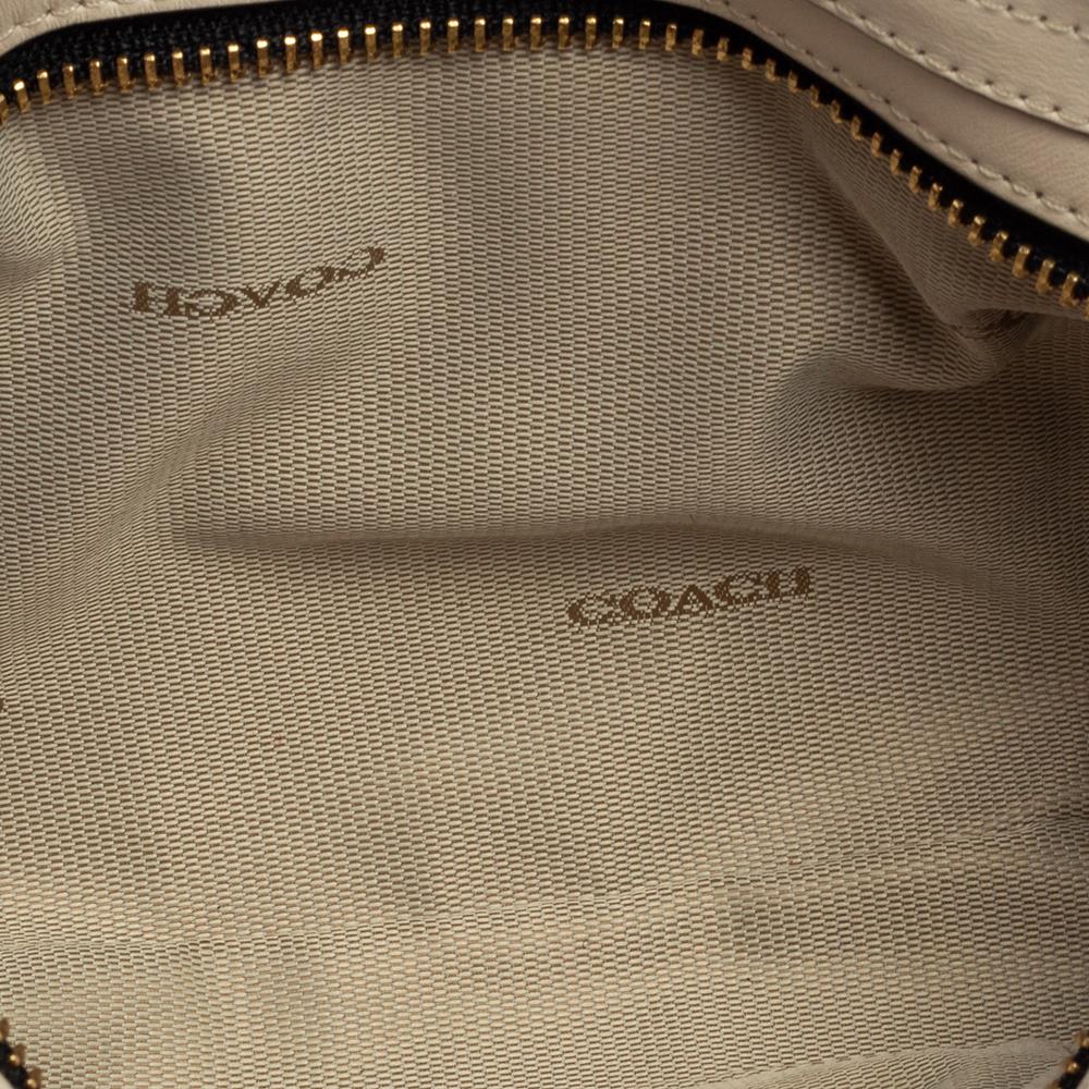 Coach Black Croc Embossed Leather Shoulder Bag In Good Condition In Dubai, Al Qouz 2