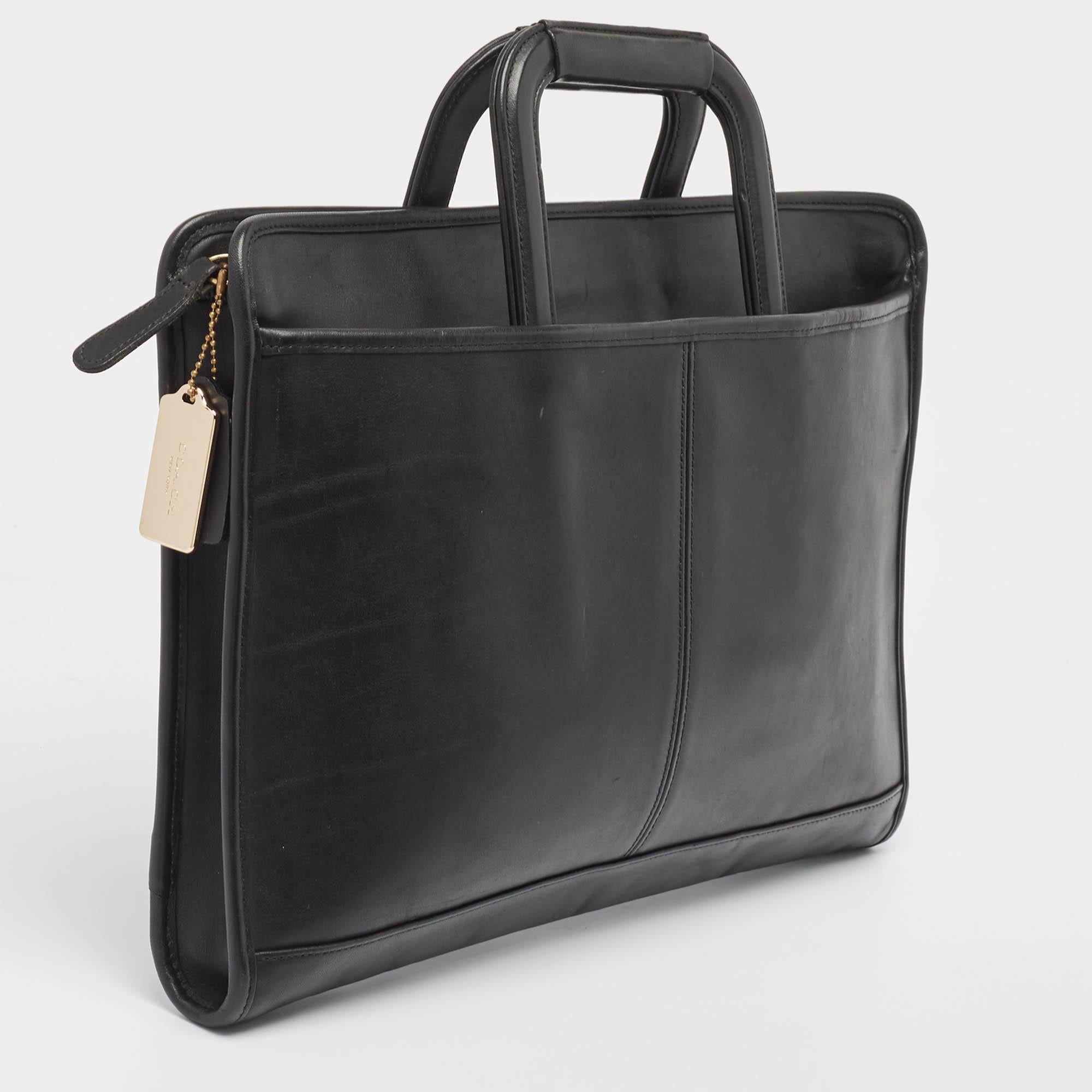 Coach Black Leather Briefcase In Good Condition In Dubai, Al Qouz 2