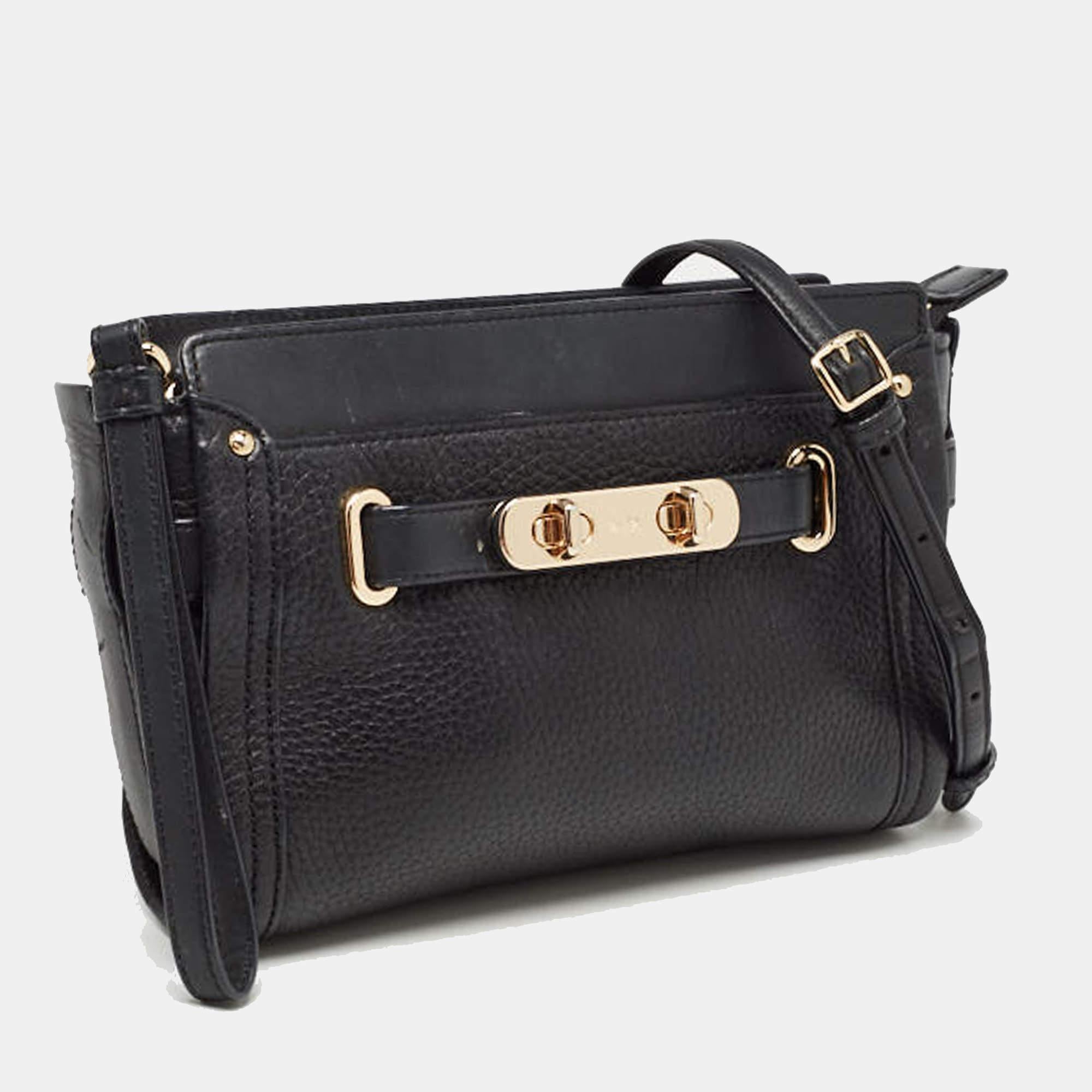 Coach Black Leather Swagger Wristlet Crossbody Bag In Good Condition For Sale In Dubai, Al Qouz 2