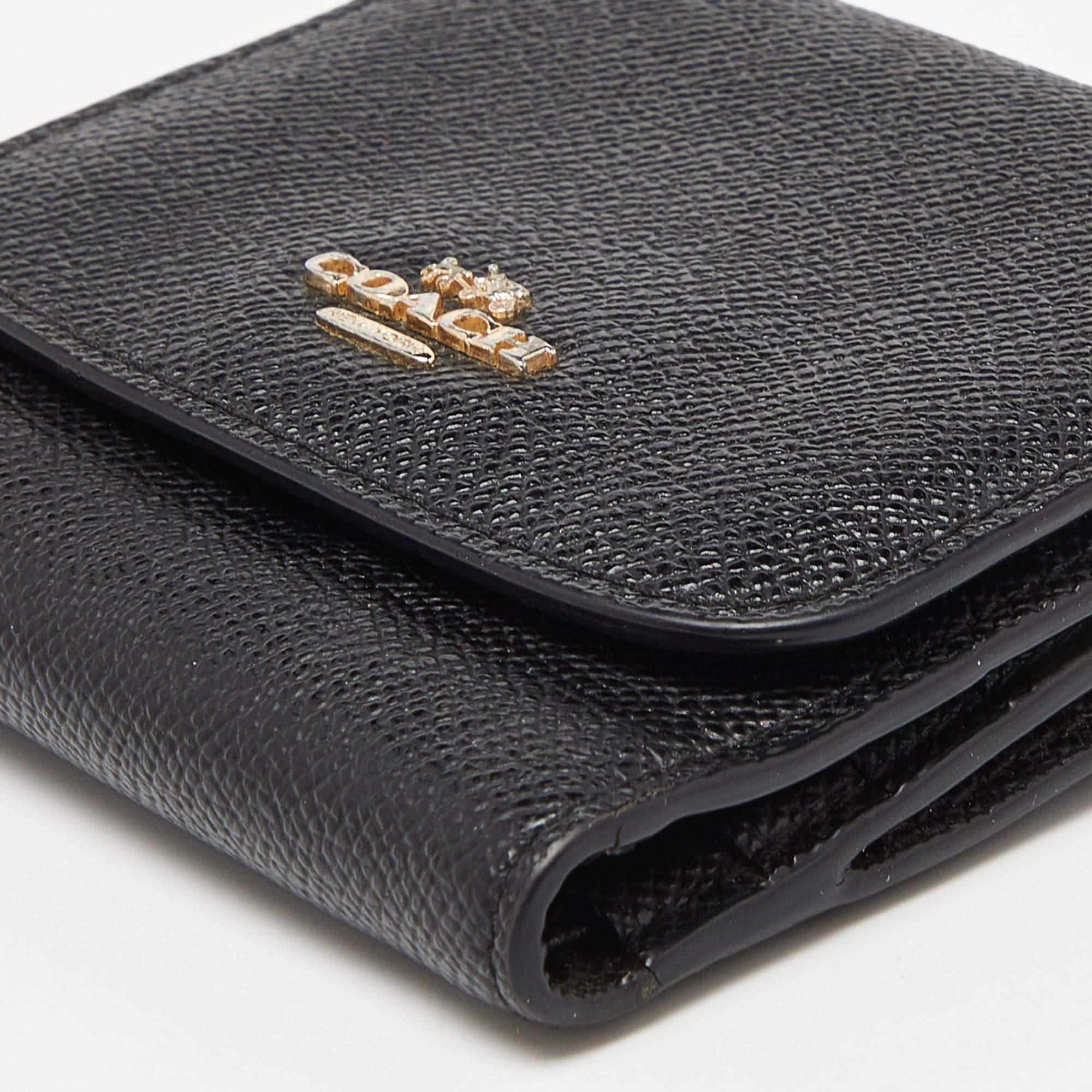 Coach Black Leather Trifold Compact Wallet For Sale 6