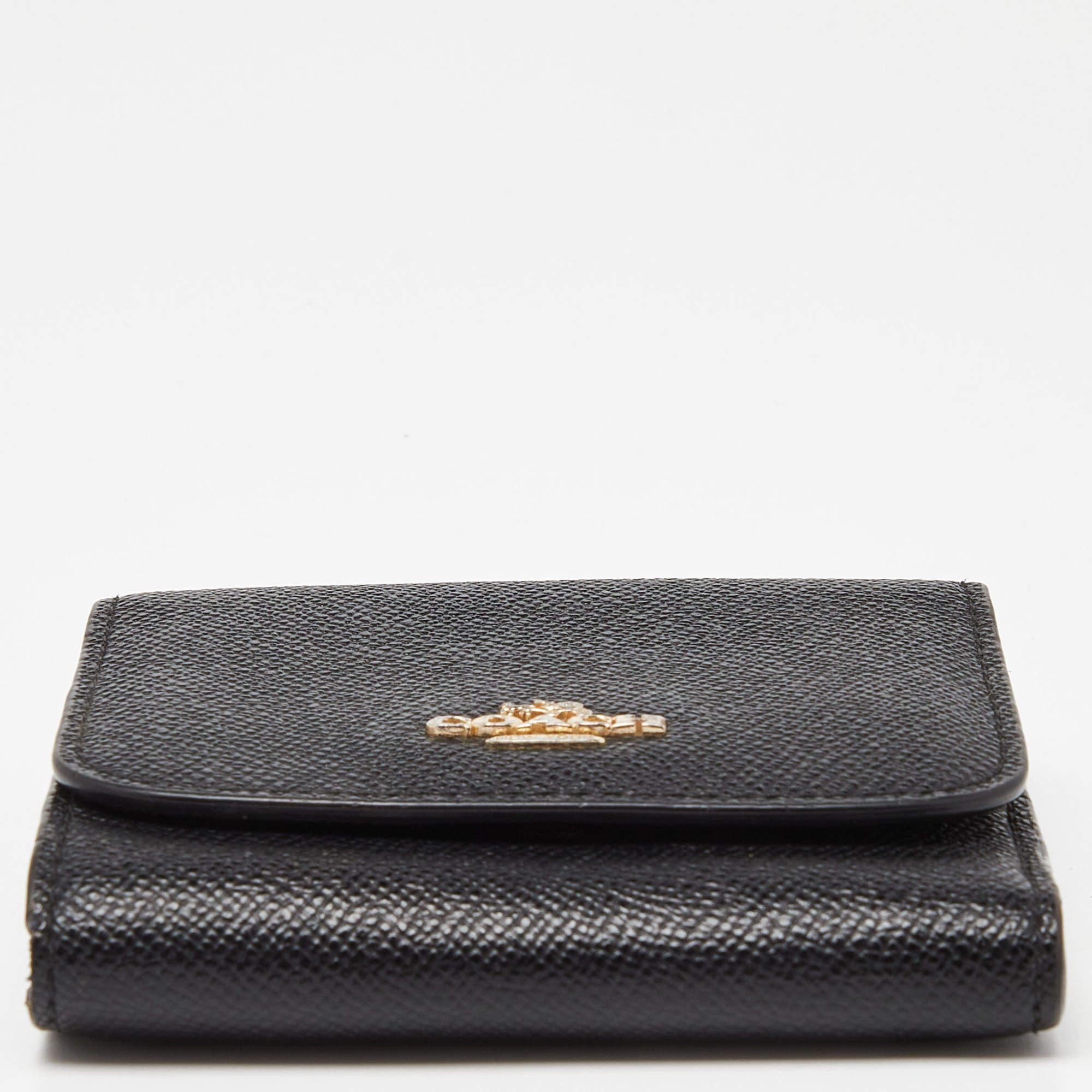 Coach Black Leather Trifold Compact Wallet For Sale 3