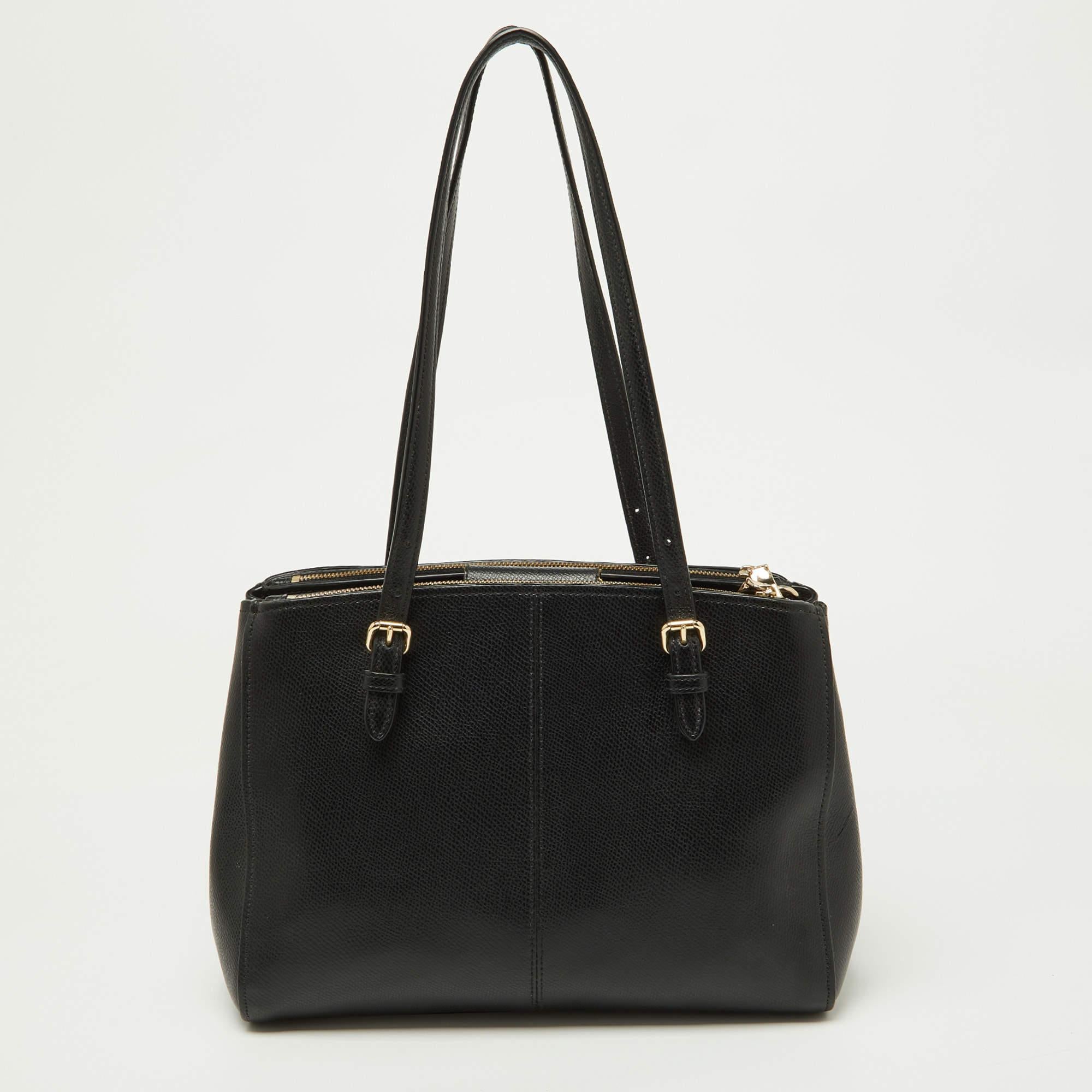 Cartera Coach de piel negra Turnlock Carryall 29 en Bastante bueno estado para la venta en Dubai, Al Qouz 2