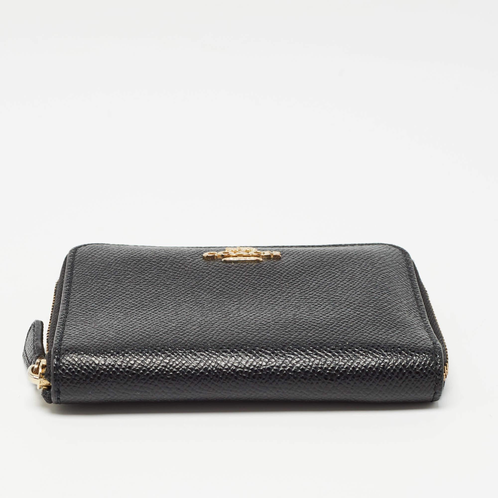 Coach Black Leather Zip Around Purse For Sale 4