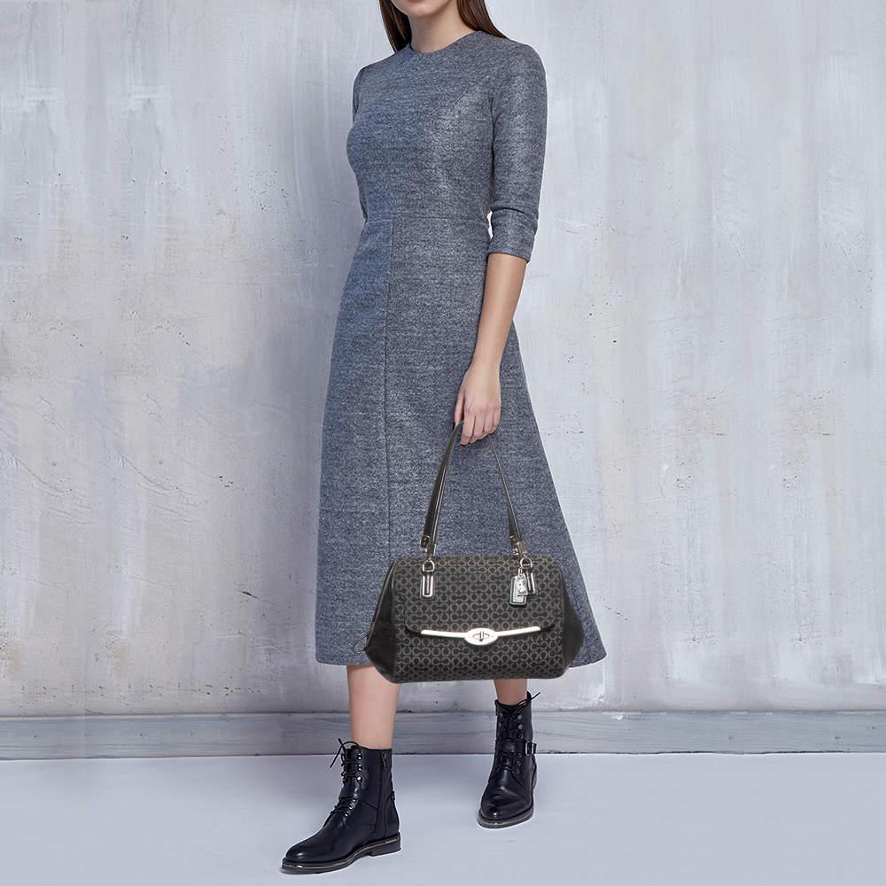 This satchel is rendered in the finest quality materials into an elegant design. Versatile and functional, it is well-sized for your daily use.