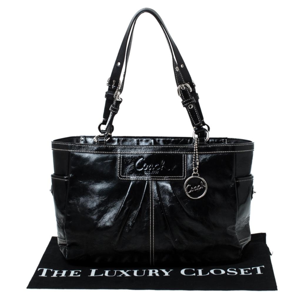 Coach Black Patent Leather Shoulder Bag For Sale 5