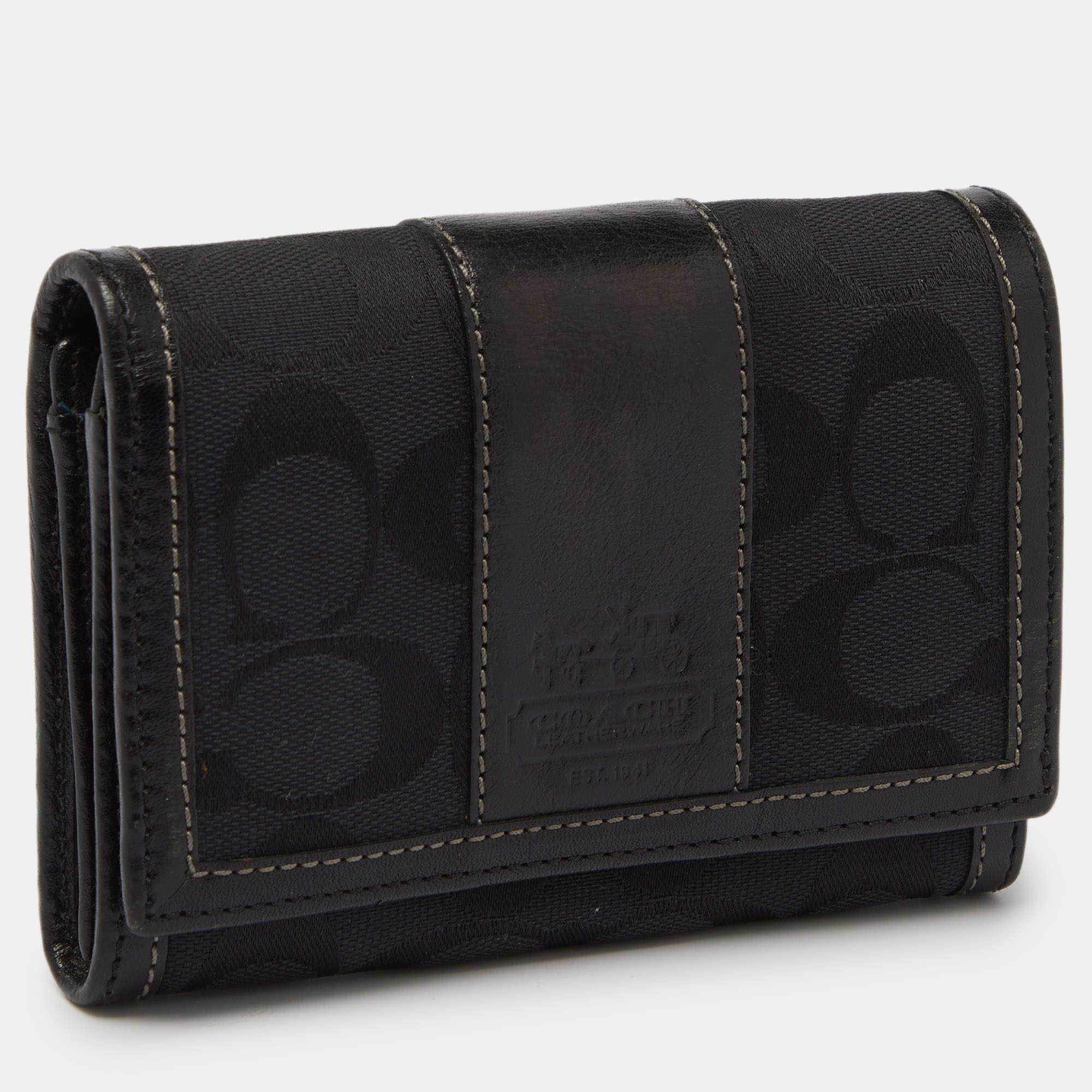 Coach Black Signature Canvas and Leather Continental Wallet In Good Condition For Sale In Dubai, Al Qouz 2