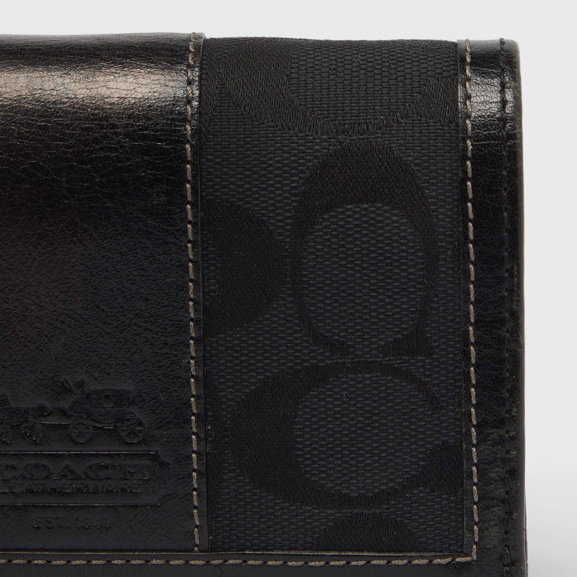 Coach Black Signature Canvas and Leather Continental Wallet For Sale 1