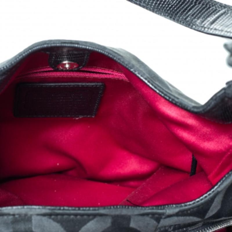 Borsa Madison in tela e pelle nera firmata Coach In condizioni buone a Dubai, Al Qouz 2