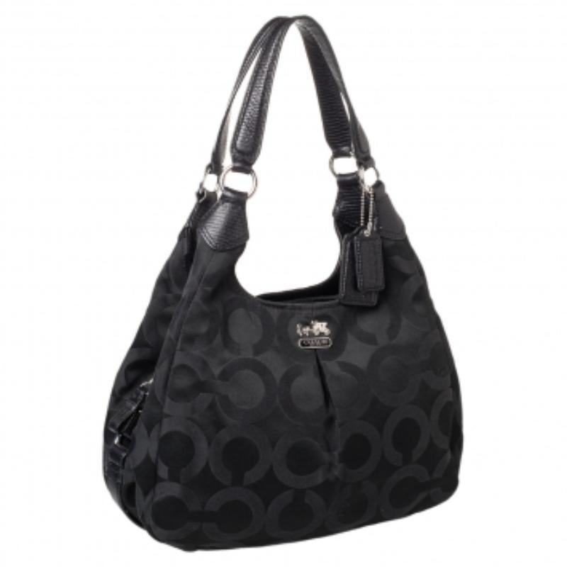 Borsa Madison in tela e pelle nera firmata Coach 1