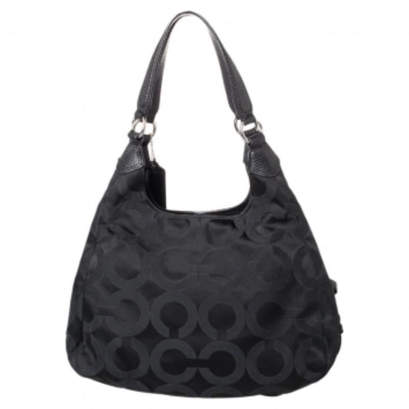 Borsa Madison in tela e pelle nera firmata Coach 2