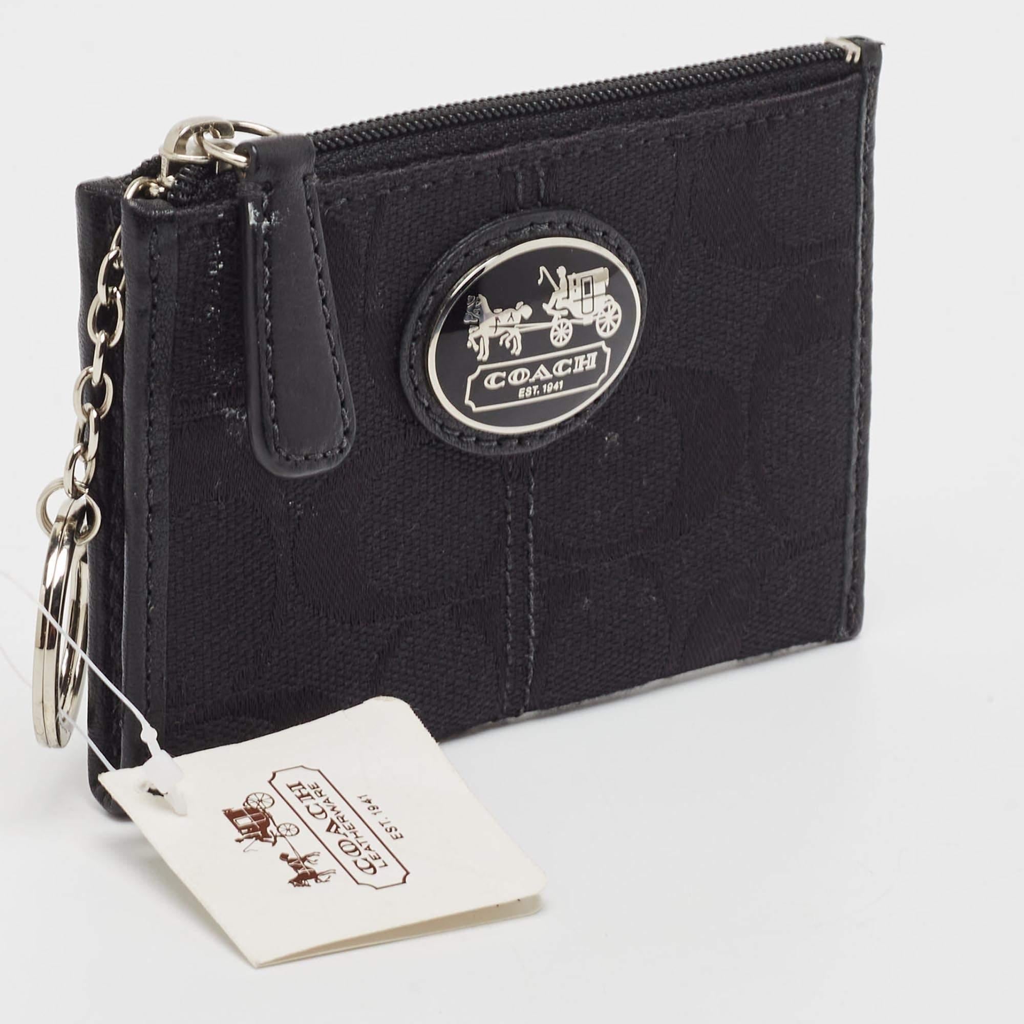 Coach Black Signature Canvas Zip Skinny ID Case In Good Condition For Sale In Dubai, Al Qouz 2