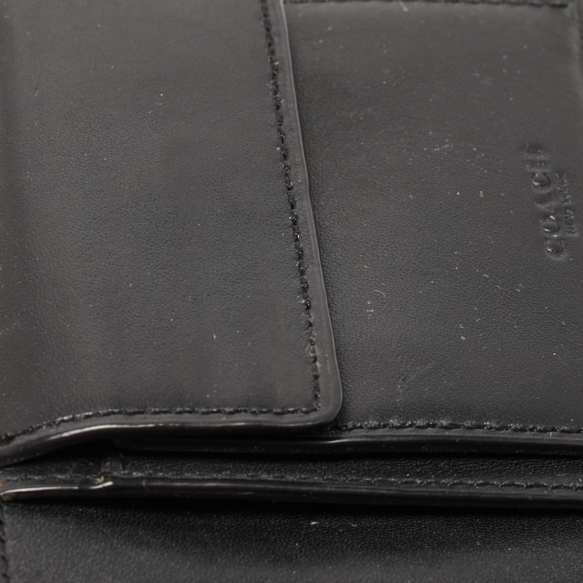 Coach Black Signature Embossed Leather Bifold Wallet For Sale 4