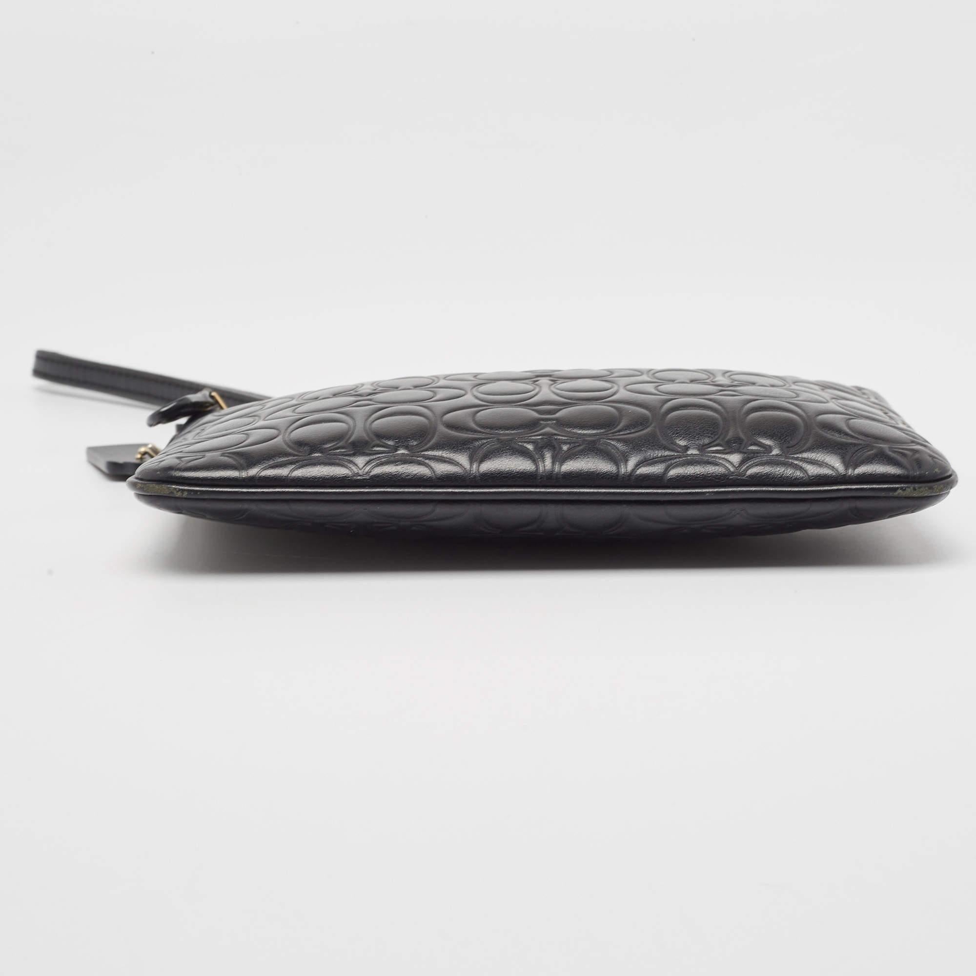 Coach Black Signature Embossed Leather Wristlet Pouch For Sale 3