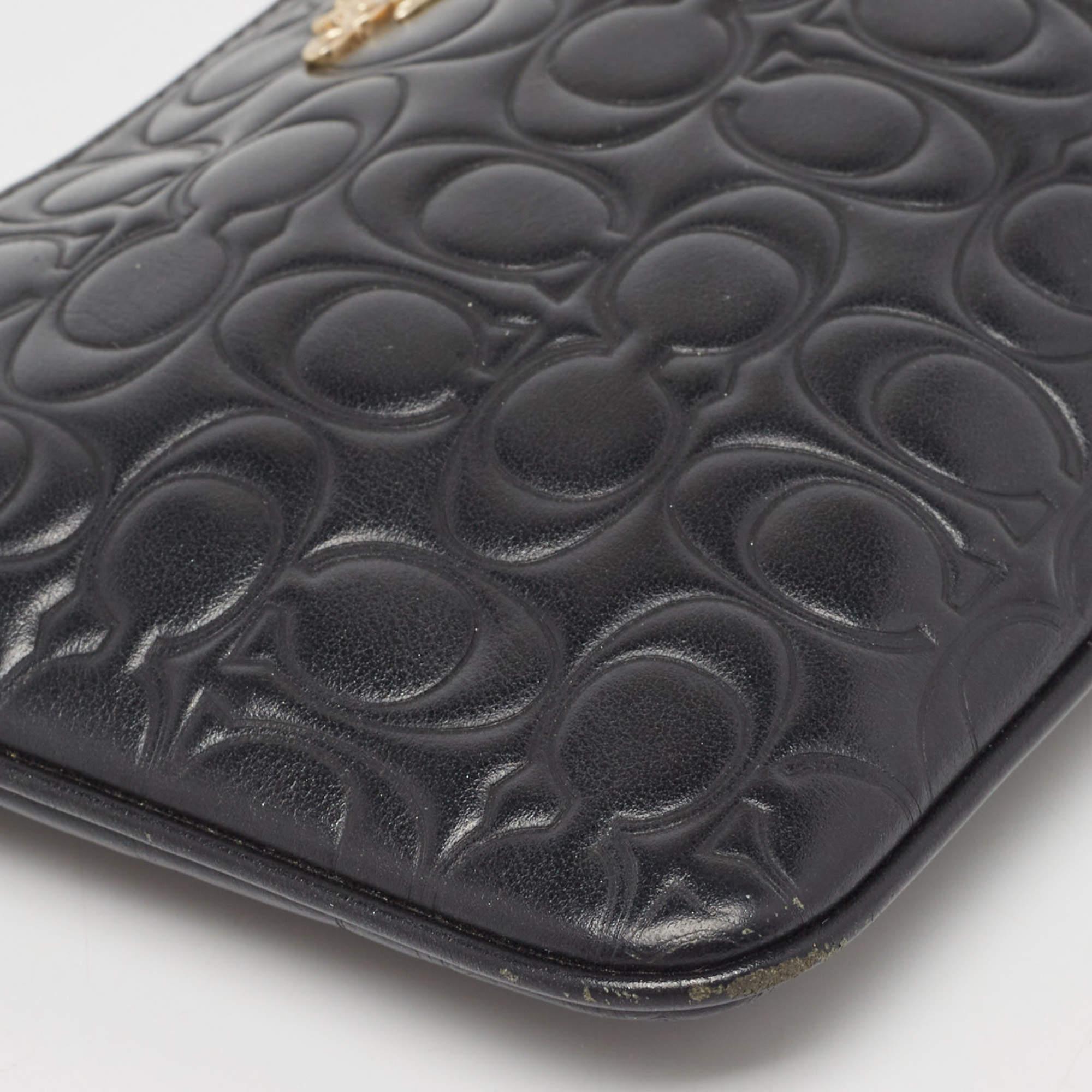 Coach Black Signature Embossed Leather Wristlet Pouch For Sale 5