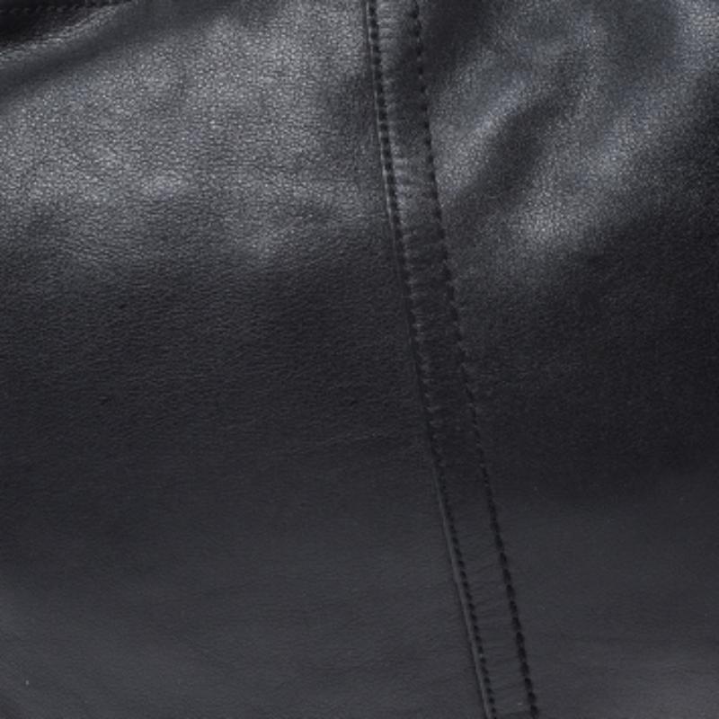 Coach Black Soft Leather Hobo en Bueno estado para la venta en Dubai, Al Qouz 2