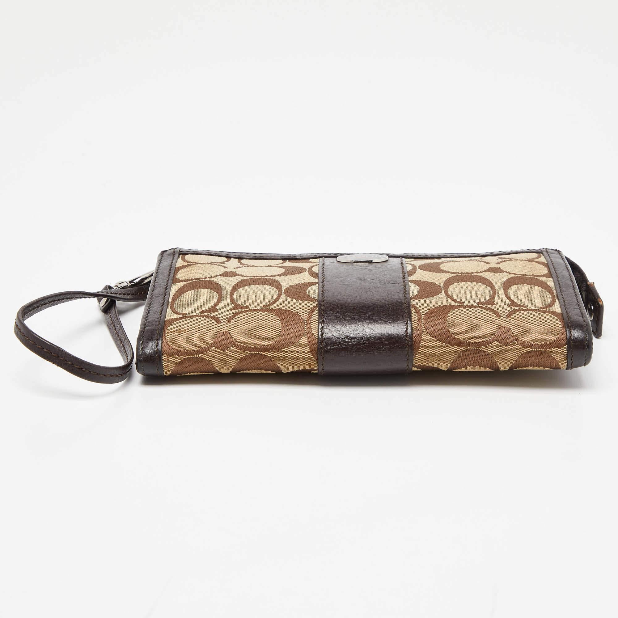 Coach Brown/Beige Signature Canvas and Leather Zip Wristlet Pouch For Sale 2