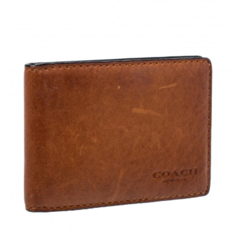Coach Brown Leather Bifold Card Holder In Fair Condition For Sale In Dubai, Al Qouz 2