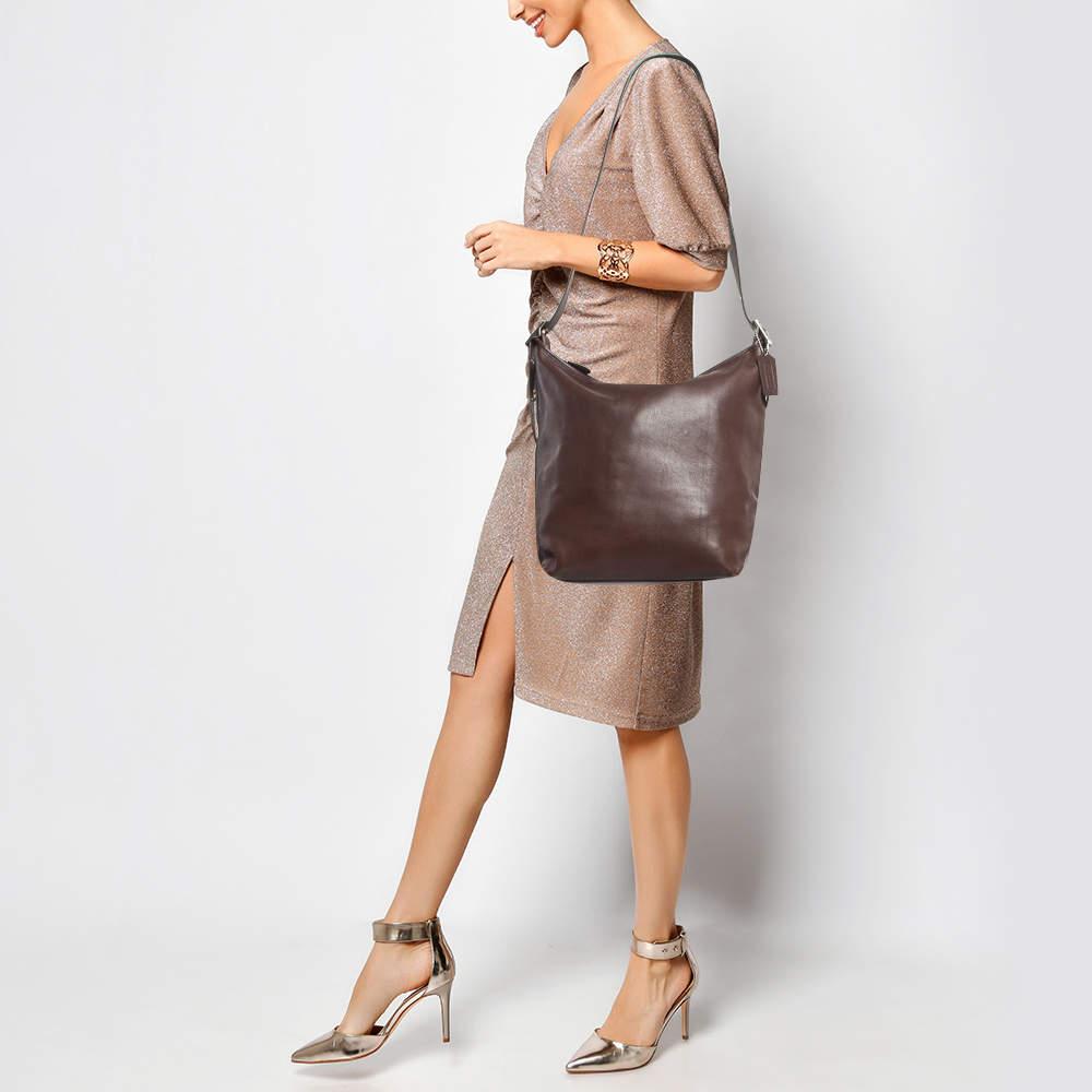 If you are looking for something that reflects chic and luxury, then this Coach bag is a perfect choice. Crafted from premium materials, it can be conveniently carried around, and its interior is spaciously sized to house your belongings with ease.