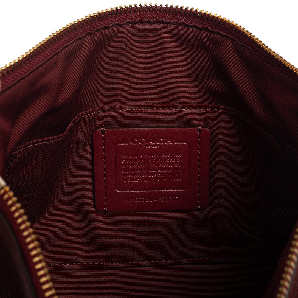 Coach Burgundy Leather Chain Baguette Bag In Good Condition In Dubai, Al Qouz 2