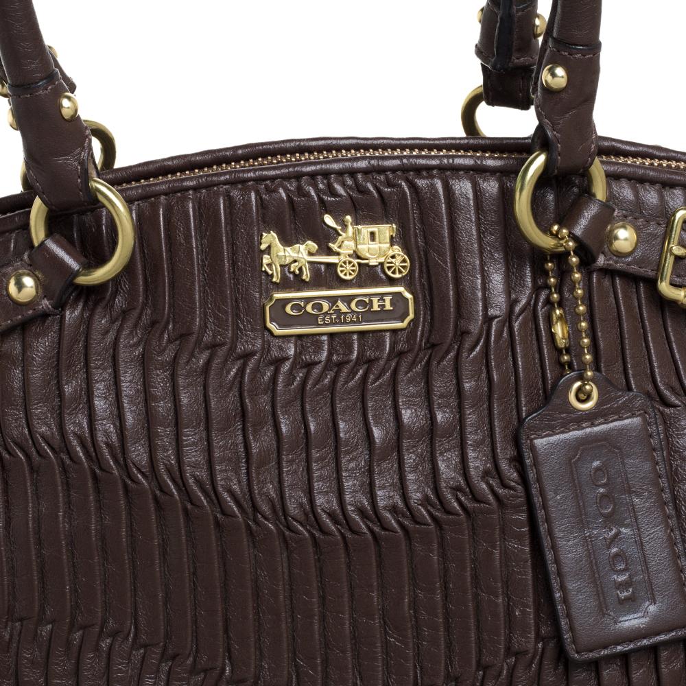 Coach Dark Brown Gathered Leather Lindsey Satchel In Fair Condition For Sale In Dubai, Al Qouz 2