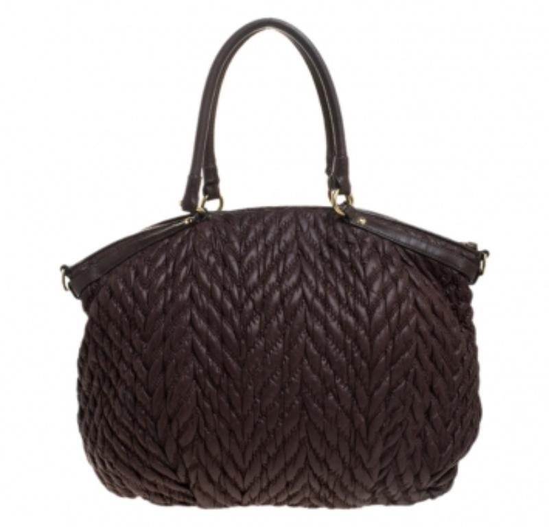 La borsa Madison del 70° Anniversario in nylon e pelle trapuntata marrone scuro di Coach In condizioni discrete in vendita a Dubai, Al Qouz 2